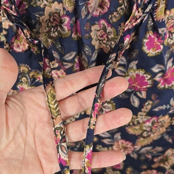 {1.STATE} Women's Floral Ruffle Split Neck Long-Sleeve Blouse - Size Small - Picture 9 of 13